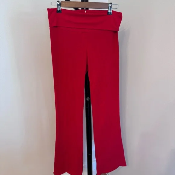 SKIMS Cherry Red Foldover Flare Yoga Pants - Picture 3 of 7